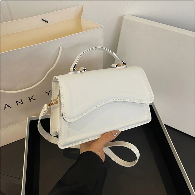 Women's New Flip Small Handbag Fashion Solid Color Shoulder Bag Lizbert