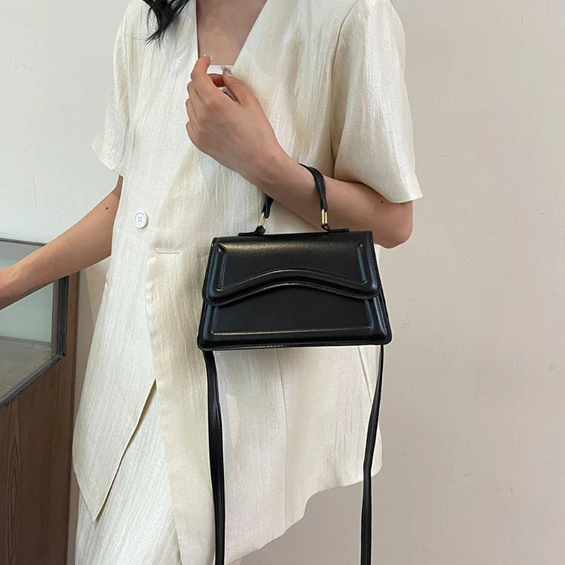Women's New Flip Small Handbag Fashion Solid Color Shoulder Bag Lizbert